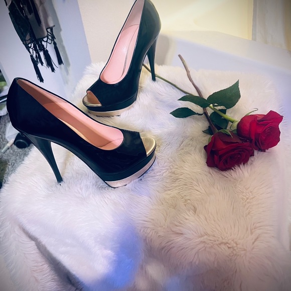 Black Versace Stilettos/High Heals with Gold Toe Trim - Picture 6 of 12